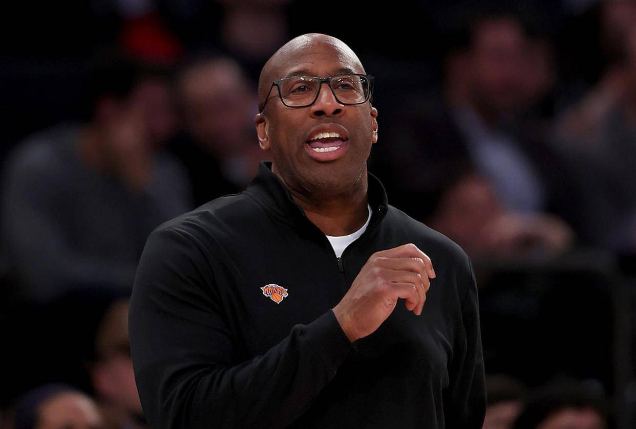 九游体育官网-转会期纽约尼克斯备战葡超，篮板制胜细节曝光，质疑声仍在，训练强度明显提升的简单介绍