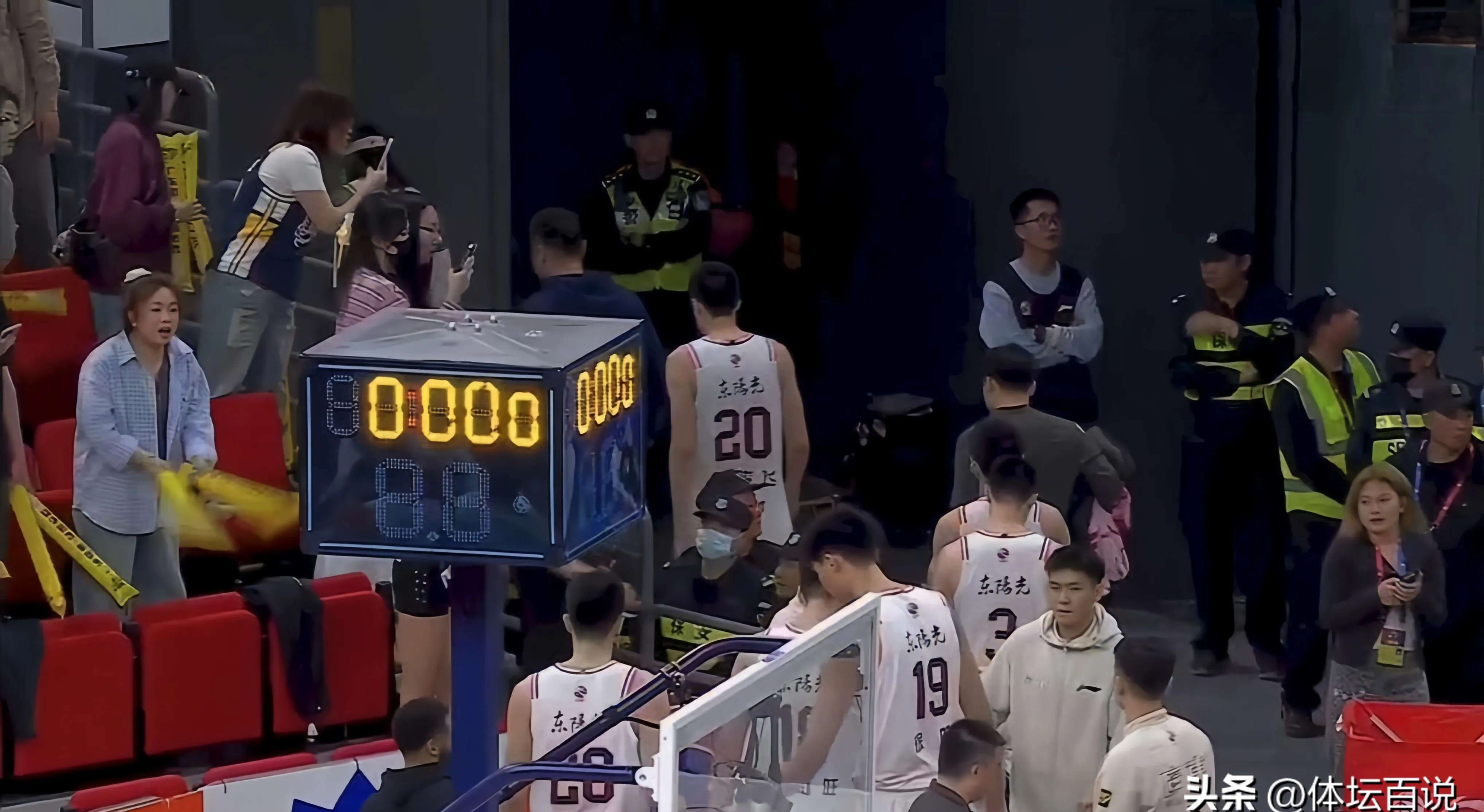 NBA常规赛赛后走向成谜，马德里竞技篮板制胜，态度坚定，更衣室氛围转暖